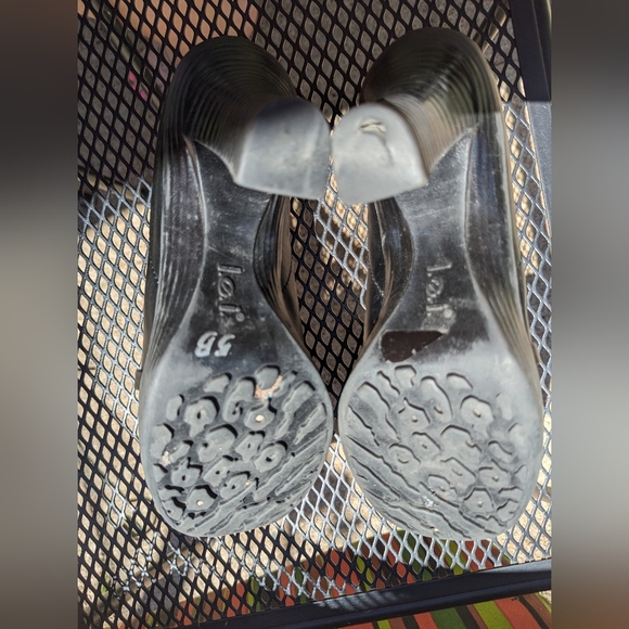 l.e.i. 8 black "leather" loafer heels with bow - Picture 9 of 9